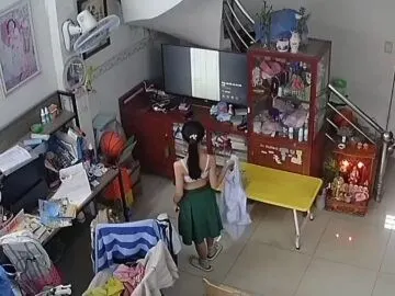 Camera em nữ sinh thay đồ
